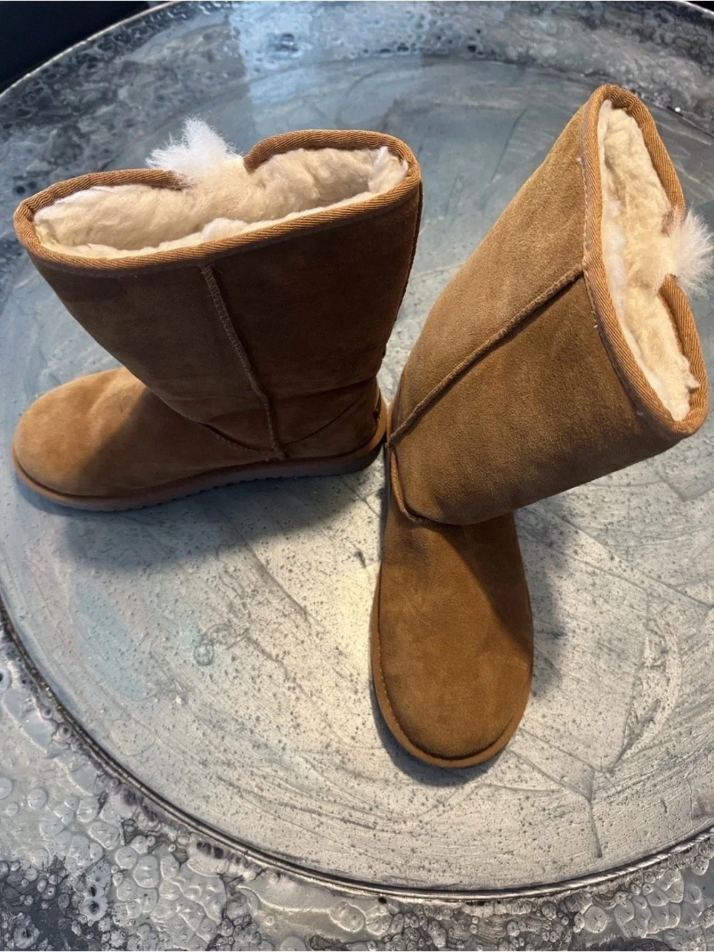 NWOB Koolaburra Uggs Chestnut Tall Suede Boots with Shearling & Side Bows Size 8